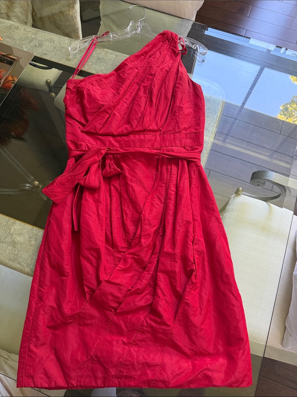 Red size 8 one shoulder Carmen Marc Valvo dress